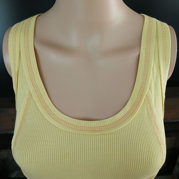 AEMI & CO Women's Small Yellow Knit Casual Light inside out look Tank Top New - Picture 9 of 13